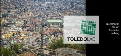 Vista generica su Napoli o vista sulla città dall'interno dell'affittacamere