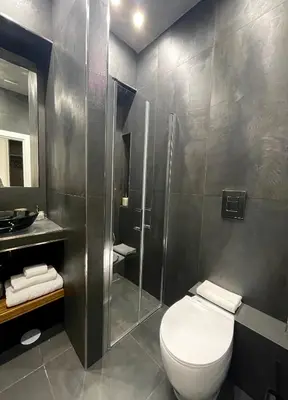 Bagno di AROMA Apartment and b&b, Maschio Angioino