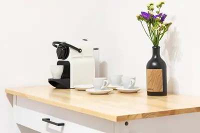 Set per la preparazione di tè e caffè presso casa puteca quartieri spagnoli
