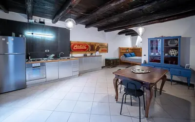 Cucina o angolo cottura di GLIKA APPARTAMENTO NAPOLETANO