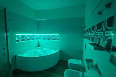 Bagno di GreRos H. Porto Napoli Centro, by ClaPa Group Dislocated Hospitality