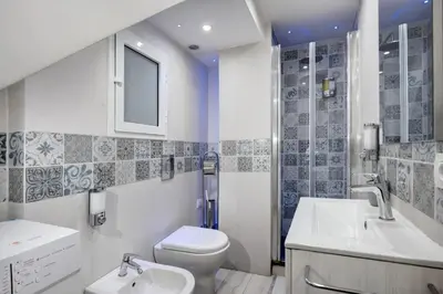 Bagno di Casa Giulia piazza plebiscito