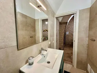 Bagno di Window in the Stone Naples