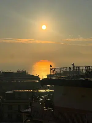 Alba o tramonto visti dall'interno dell'appartamento o dai dintorni