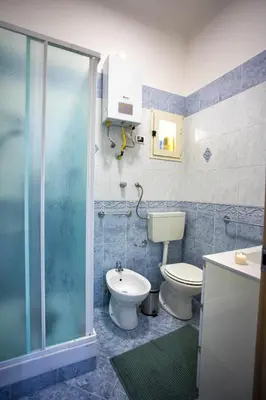 Bagno di Casa Pelusa: Apartment near Maradona Murales