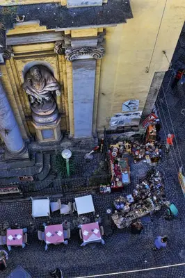Vista generica su Napoli o vista sulla città dall'interno del bed & breakfast