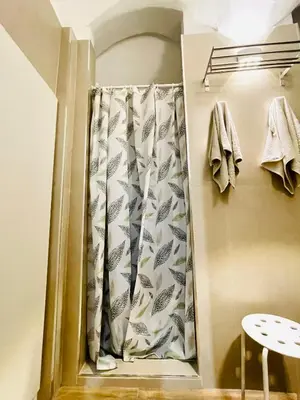 Bagno di Chiaia175