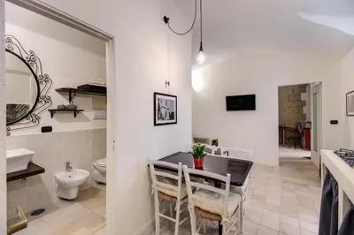 Bagno di Vico Street