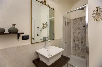 Bagno di Vico Street
