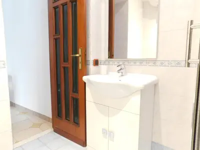 Bagno di Piacevole appartamento Chiaia