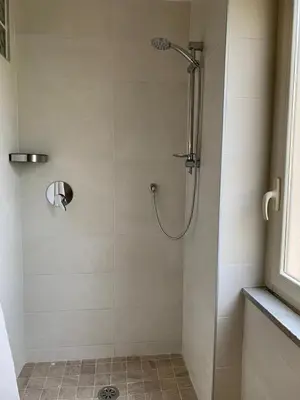 Bagno di Tre camere al centro di Napoli