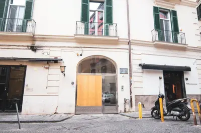 Facciata o entrata di Appartamento in Pieno Centro a Napoli vicino al Mare