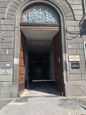 Facciata o entrata di Residence gli Angioini srl