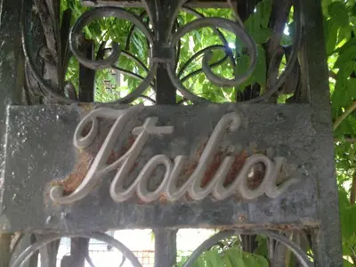 Certificato, attestato, insegna o altro documento esposto da Villino Italia