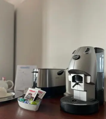 Set per la preparazione di tè e caffè presso Marina sea view apartment