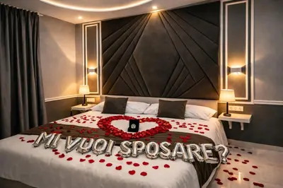 Letto o letti in una camera di Sunny Suite Napoli - Jacuzzi Romantic Rooms near Central Station & Historic Center