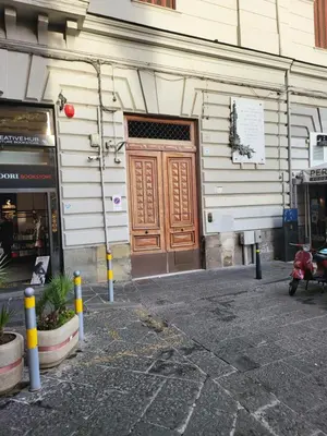Facciata o entrata di Bovio 33 Napoli art apartment
