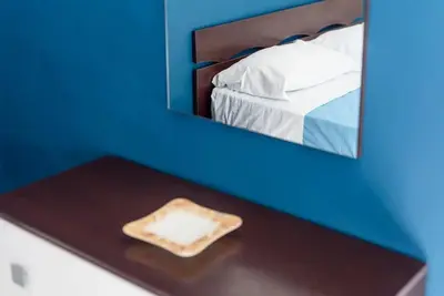 Letto o letti in una camera di Modern 1BR Apt Near National Museum - Sleeps 3