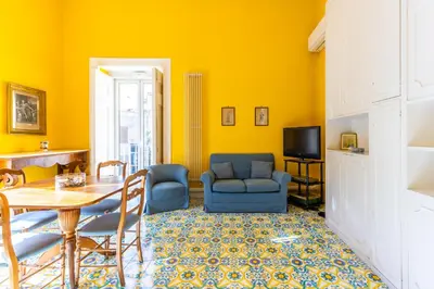 Area soggiorno di Santa Chiara Charming House with Terrace at Historical Center