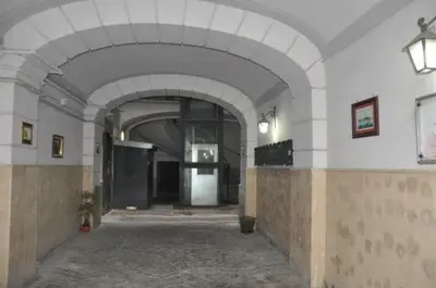 Facciata o entrata di Domus Cirillo13