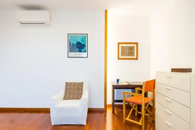 Area soggiorno di Colonna Classic Style Apartment by Wonderful Italy