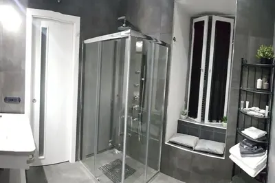 Bagno di CASABARINA live in the Center of Naples