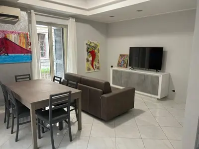 TV o dispositivi per l'intrattenimento presso Sisella Home- Porto by Napolipopart