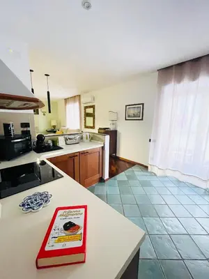 Cucina o angolo cottura di Re Gallo Luxury apartment Plebiscito in Via Chiaia