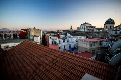 Vista generica su Napoli o vista sulla città dall'interno del bed & breakfast