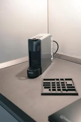 Set per la preparazione di tè e caffè presso Chiatamone Premium Apartment