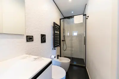 Bagno di Via Concezione a Montecalvario 19