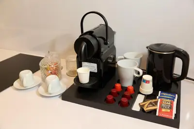 Set per la preparazione di tè e caffè presso Incanto Napoli