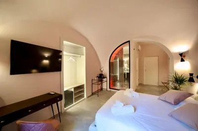 TV o dispositivi per l'intrattenimento presso Incanto Napoli