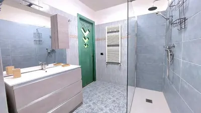 Bagno di Grande & Favoloso vicino il Museo Madre