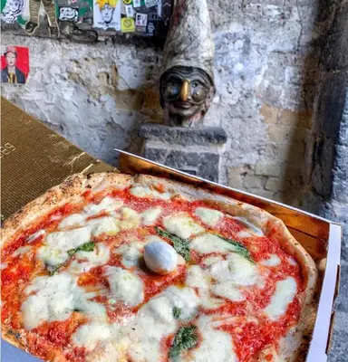Cibo presso l'appartamento o nelle vicinanze