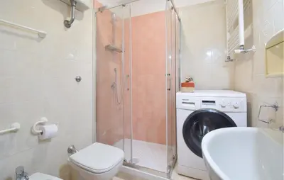 Bagno di Stunning Apartment In Napoli With Wifi