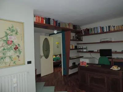 Biblioteca nell'appartamento