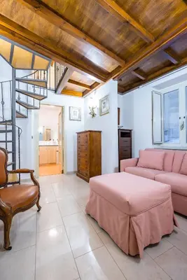 Cucina o angolo cottura di Homely City Apartment by Wonderful Italy