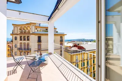 Balcone o terrazza di Chiave di Fuga by NapoliApartments
