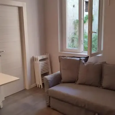 109C Mezzocannone Charming flat
