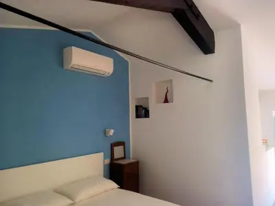 TV o dispositivi per l'intrattenimento presso Casetta Correra: terrazzo e relax centro di Napoli