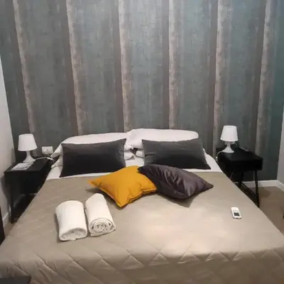 Lory's room