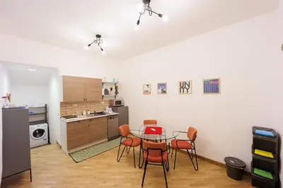 Cucina o angolo cottura di Dante Apartament for Group and Family By HouseinNaples