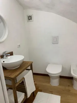 Bagno di La casa nel tufo