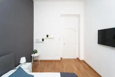 TV o dispositivi per l'intrattenimento presso Home Smart Rent Appartamento nel cuore di Napoli 1 camera da letto