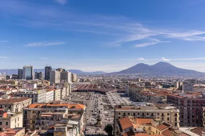 Vista generica su Napoli o vista sulla città dall'interno del bed & breakfast