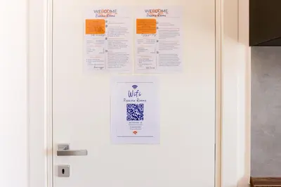 Certificato, attestato, insegna o altro documento esposto da Pessina 90 Rooms