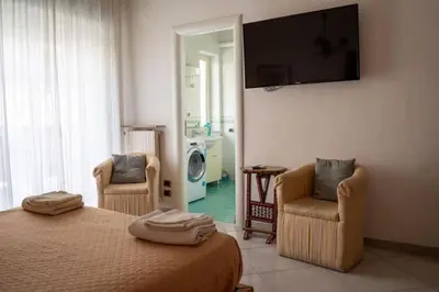 Planimetria di Super Elegante Napoli Centro con posto auto e wifi veloce