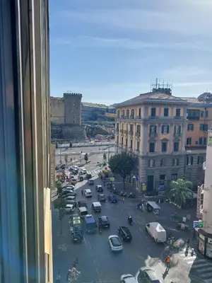 Vista generica su Napoli o vista sulla città dall'interno dell'appartamento