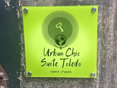 Certificato, attestato, insegna o altro documento esposto da Urban Chic Suite Toledo